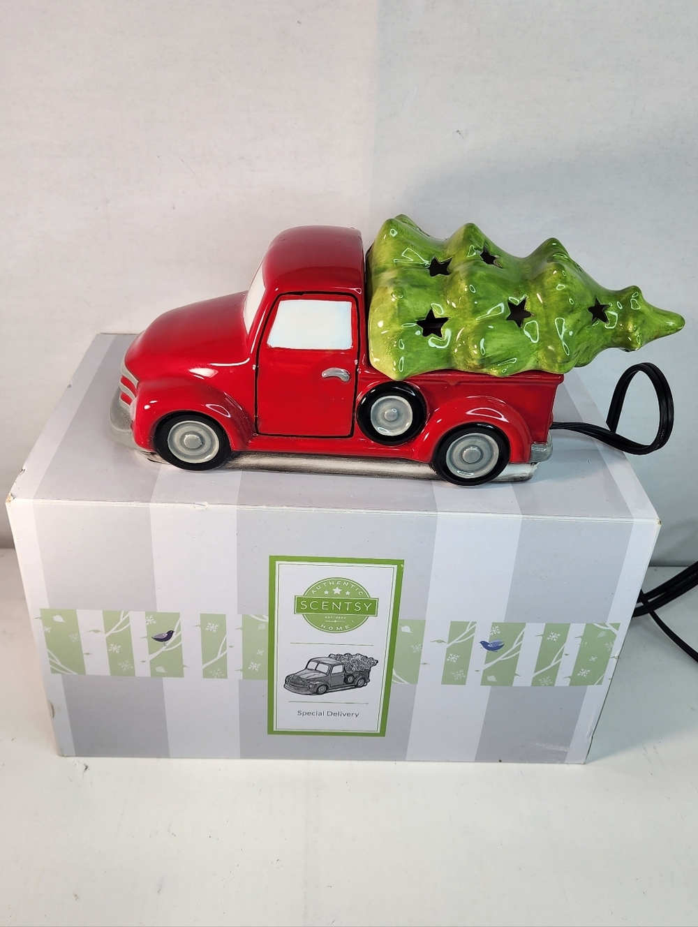 Scentsy Warmer "SPECIAL DELIVERY" Retro Red Truck Christmas Tree w/ Box: Retired